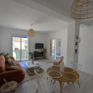 beau-t3-hyeres-centre-2-terrasses-proximite-plages.fr-provencehotel.com/